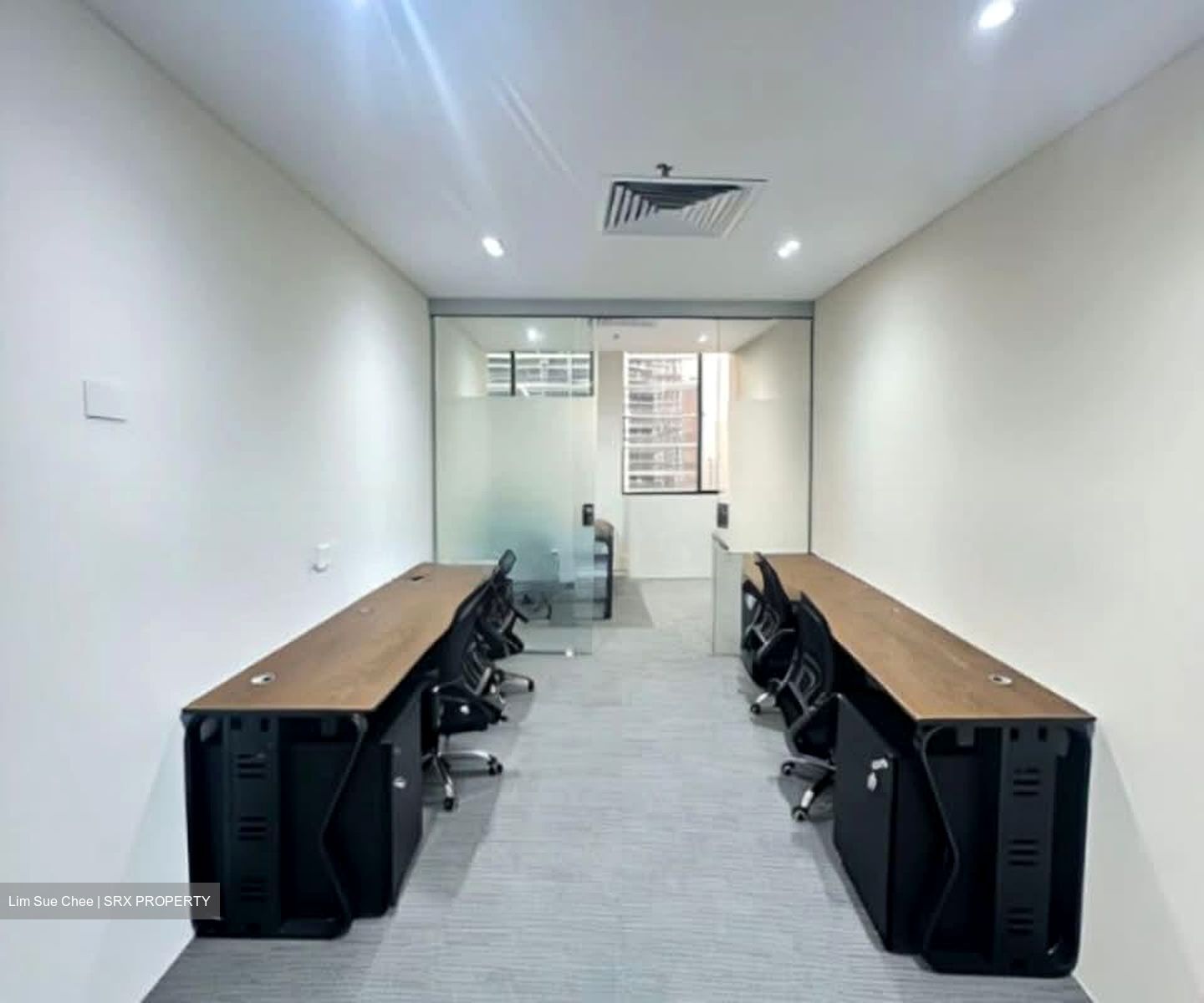 International Plaza (D2), Office #553436281